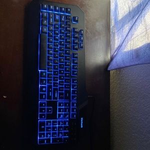 Black web mechanical gaming keyboard
